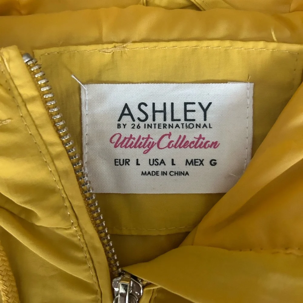 Yellow jacket - Picture 3 of 4